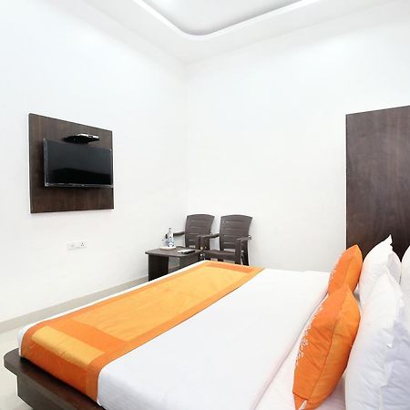 Oyo 11421 Regal Residency Otel Amritsar Dış mekan fotoğraf